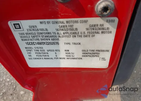 2000 Chevrolet Silverado 1500 z USA, uszkodzony, nr VIN 1GCEC14W0YZ292676